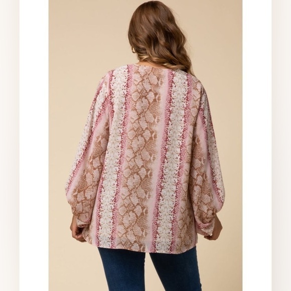 ENTRO Pink Snake Reptile Print V-Neck Blouse Top - Picture 3 of 12